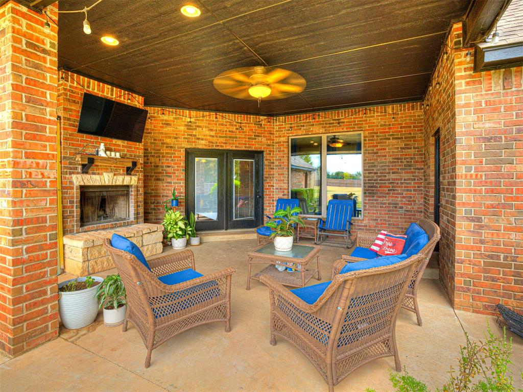 4608 Shoreside Drive Property Photo 7