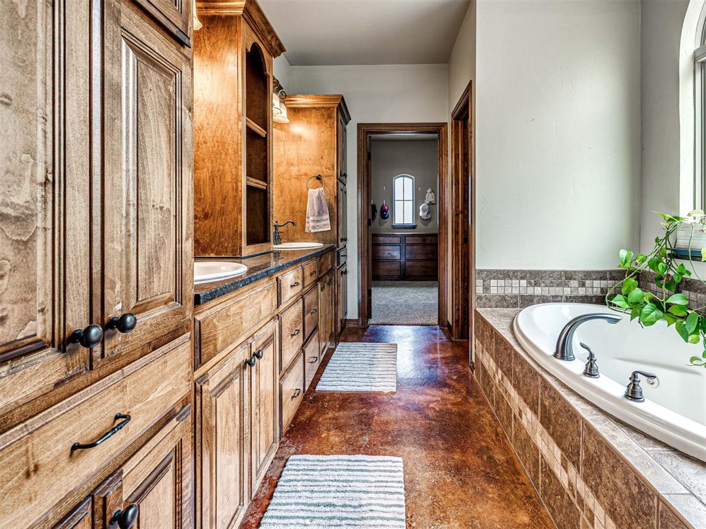 4608 Shoreside Drive Property Photo 32