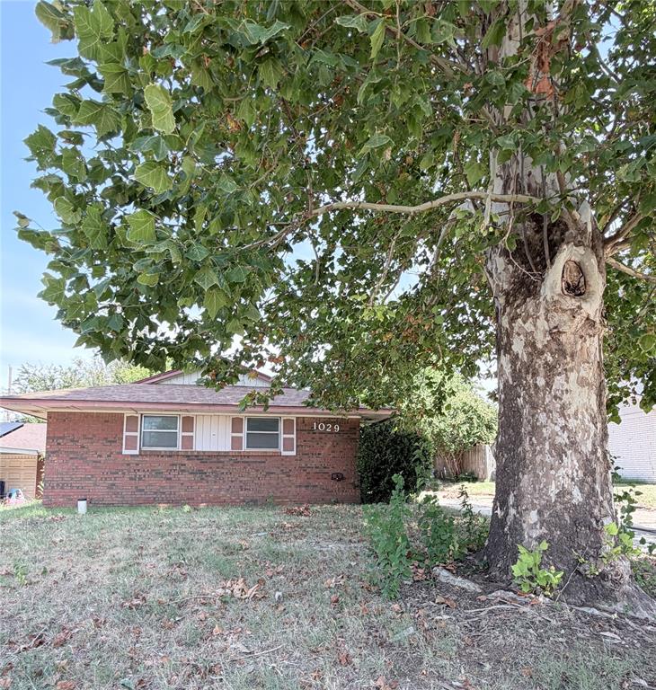 1029 W Peebly Drive Property Photo 2
