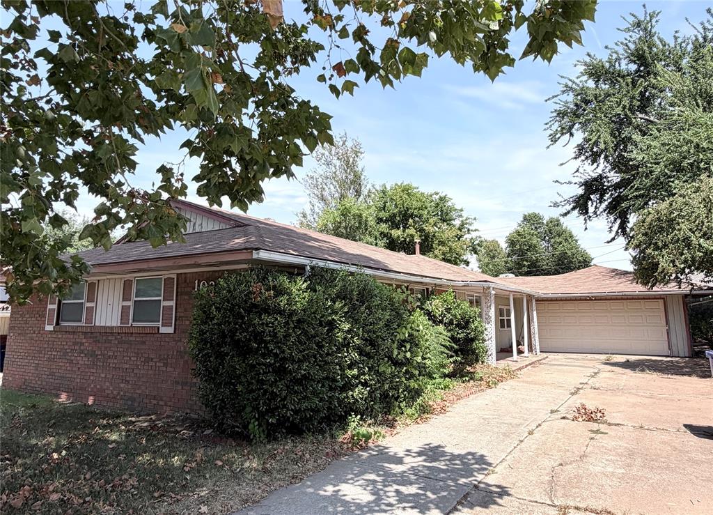 1029 W Peebly Drive Property Photo 3