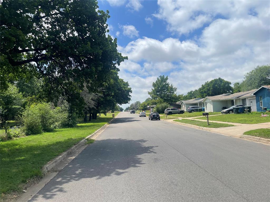 1517 N Christine Drive Property Photo 4