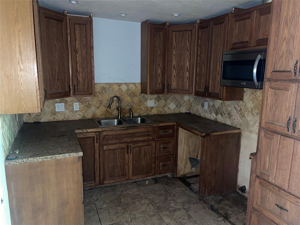 1517 N Christine Drive Property Photo 6