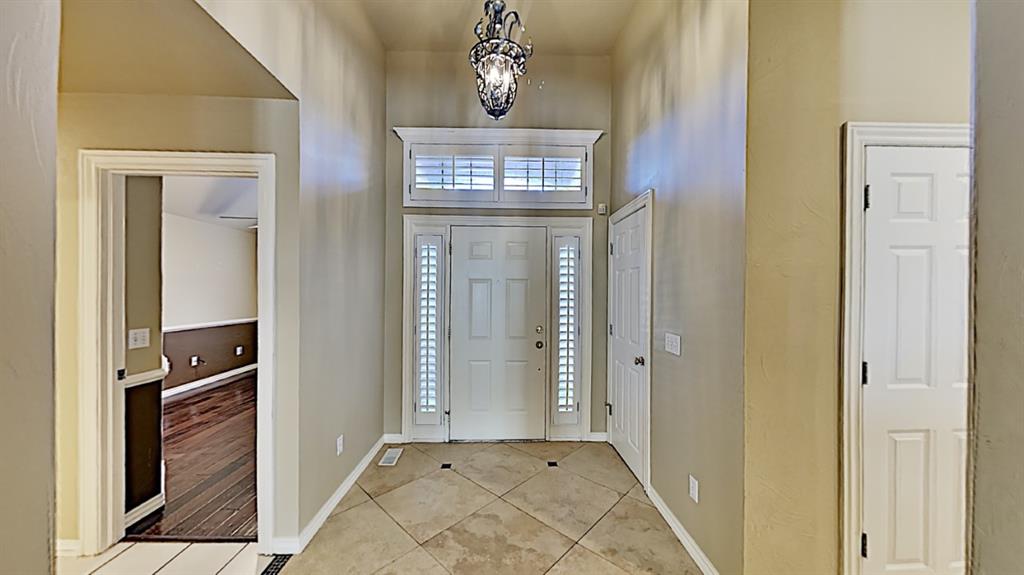 6808 Sandlewood Drive Property Photo 4