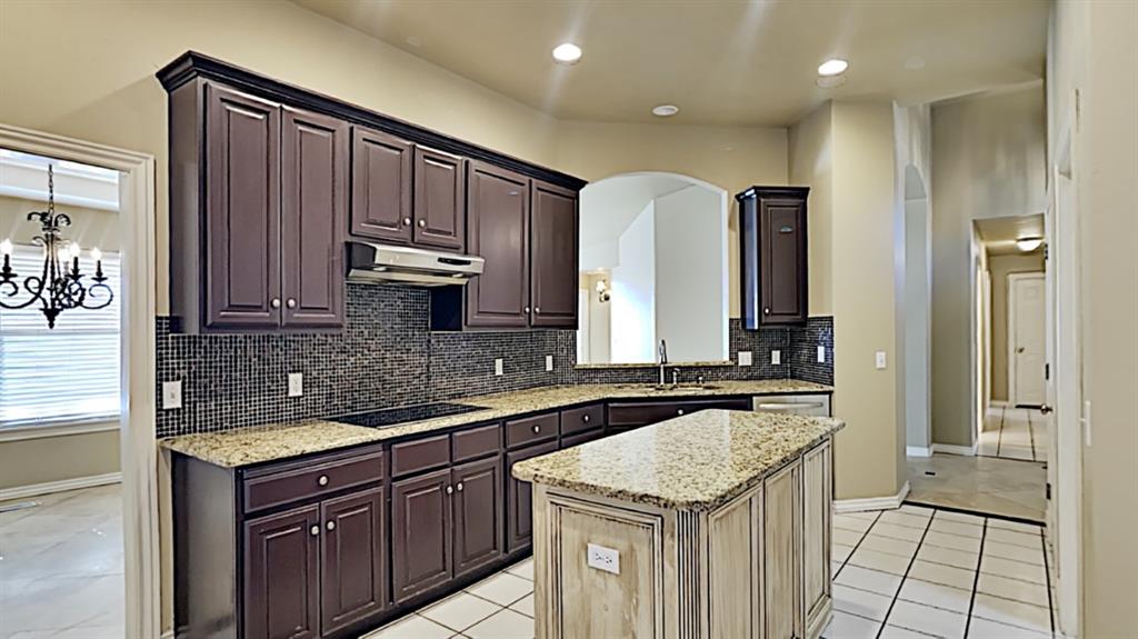 6808 Sandlewood Drive Property Photo 10
