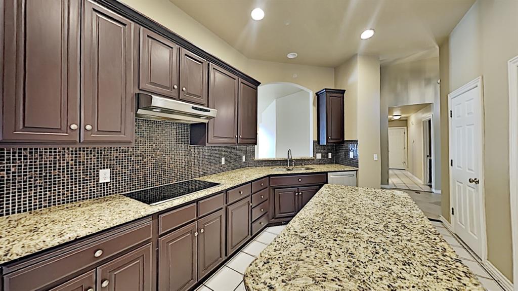 6808 Sandlewood Drive Property Photo 11