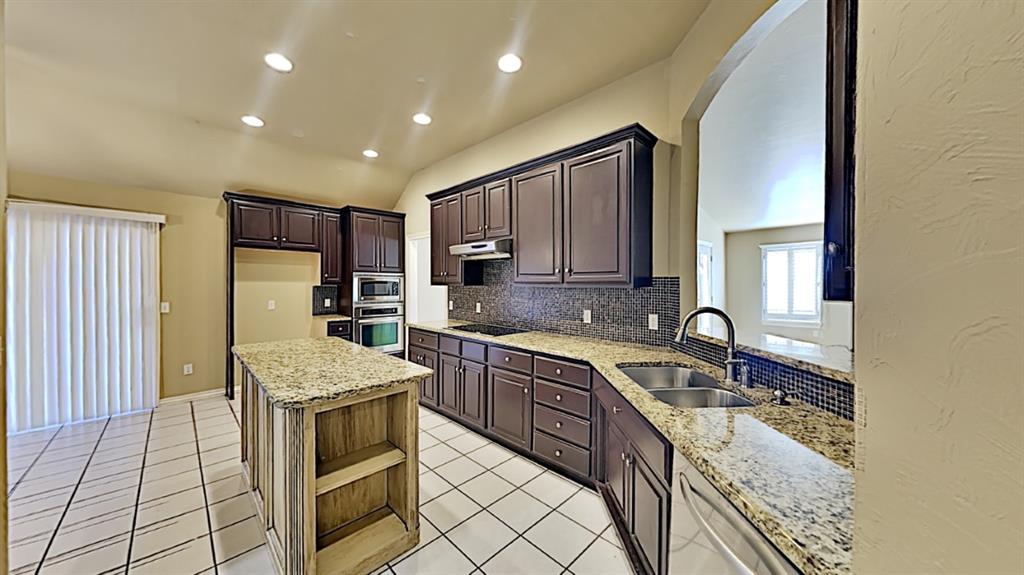6808 Sandlewood Drive Property Photo 12