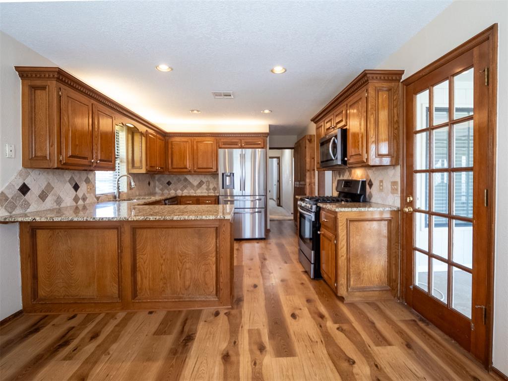 11221 Kingsgate Drive Property Photo 15