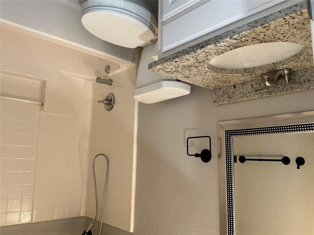 16000 Vicki Drive Property Photo 15