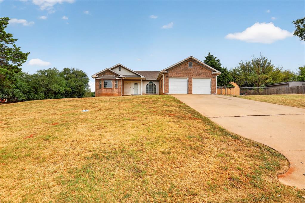 1802 E University Avenue Property Photo 4