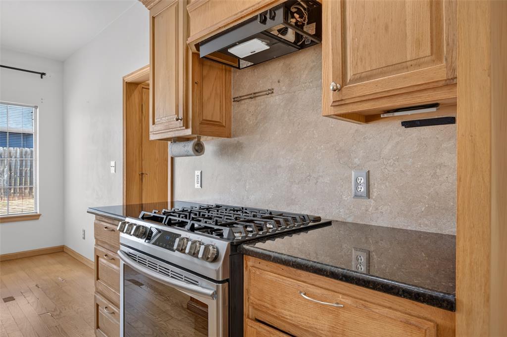 1802 E University Avenue Property Photo 16