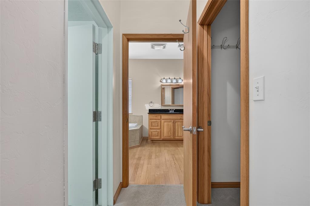 1802 E University Avenue Property Photo 23