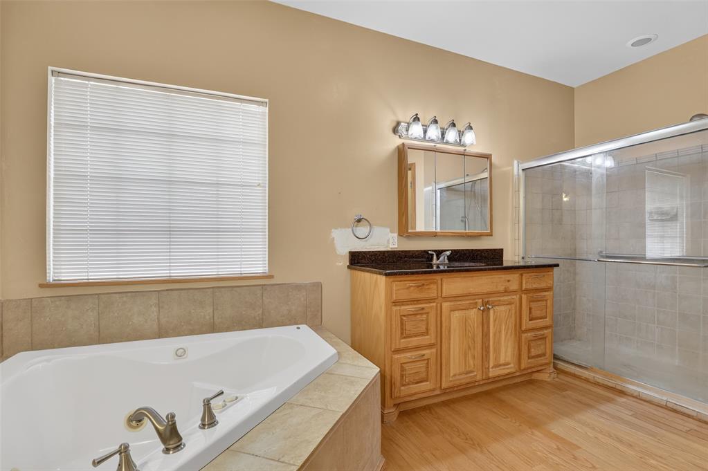 1802 E University Avenue Property Photo 27