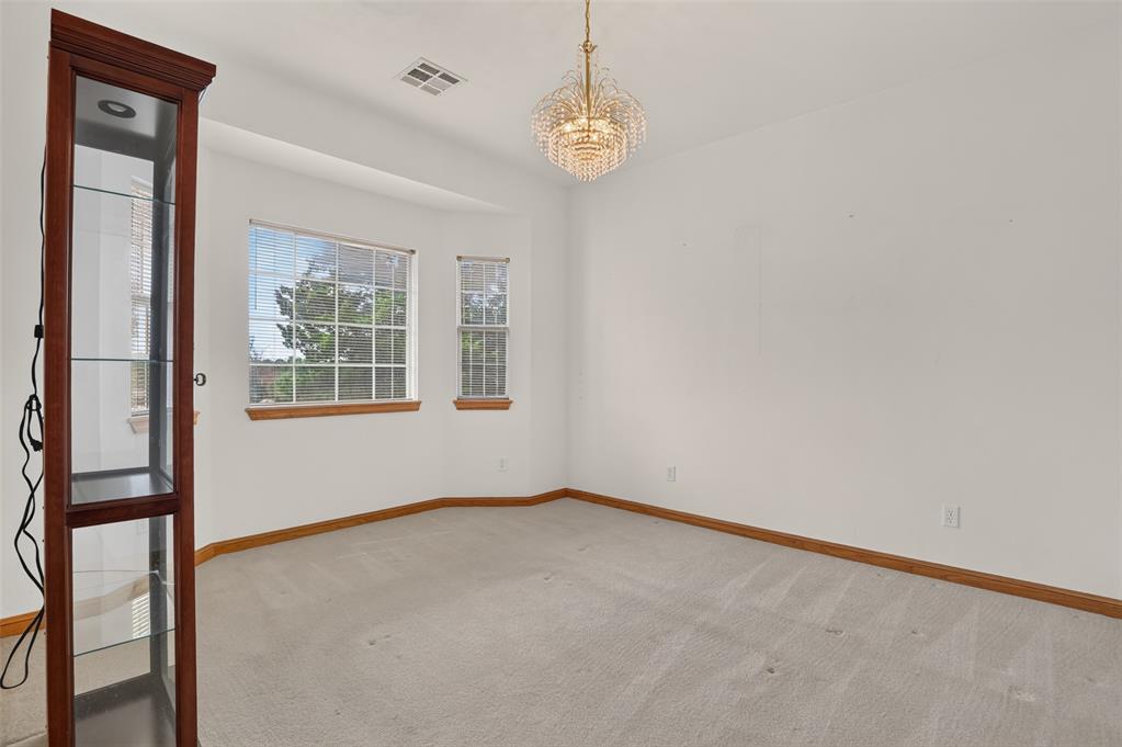 1802 E University Avenue Property Photo 28