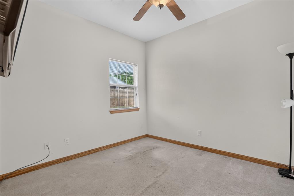 1802 E University Avenue Property Photo 33