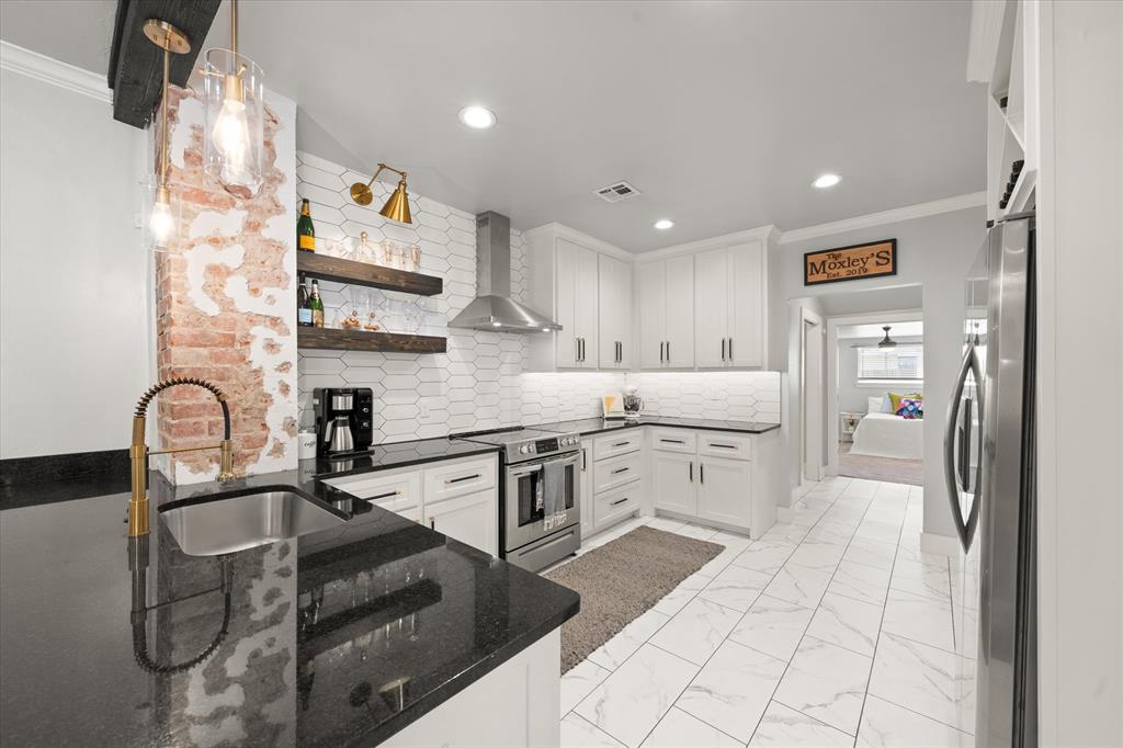 1140 Nw 45th Street Property Photo 8