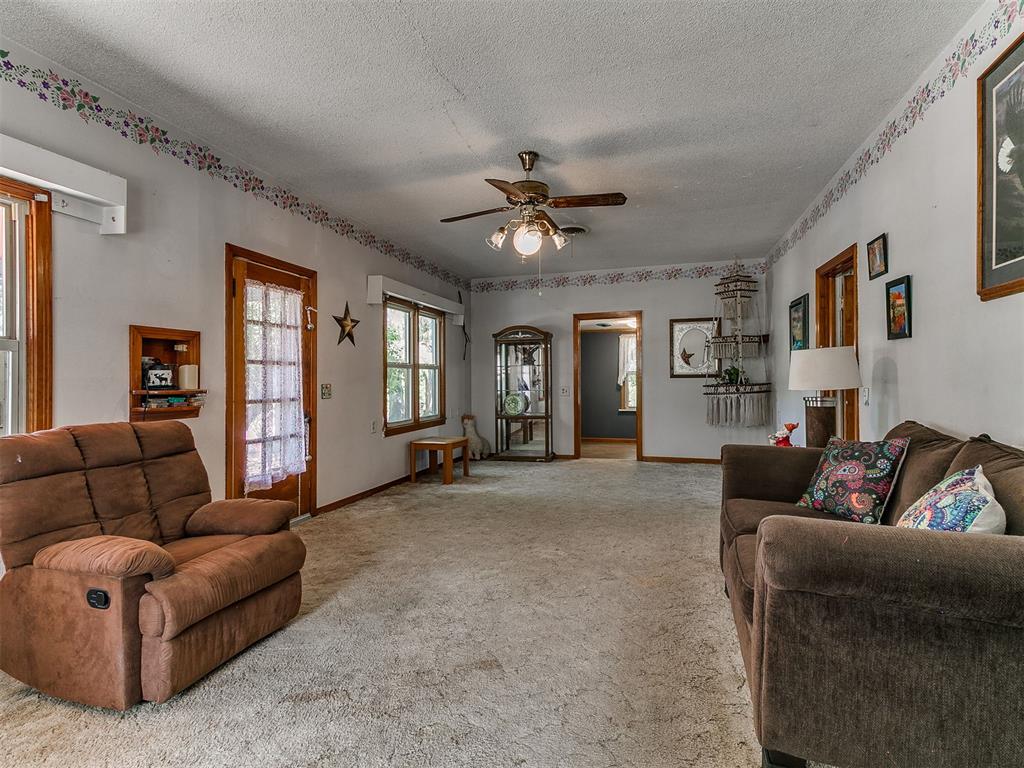 416 E Main Street Property Photo 4