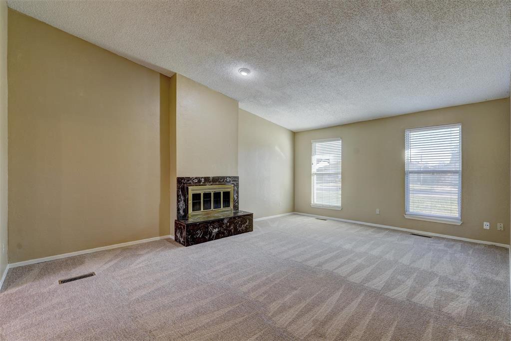 841 N Robinson Avenue Property Photo 4