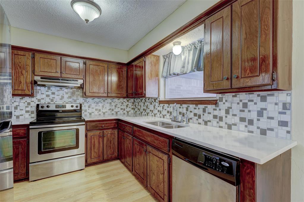 841 N Robinson Avenue Property Photo 8