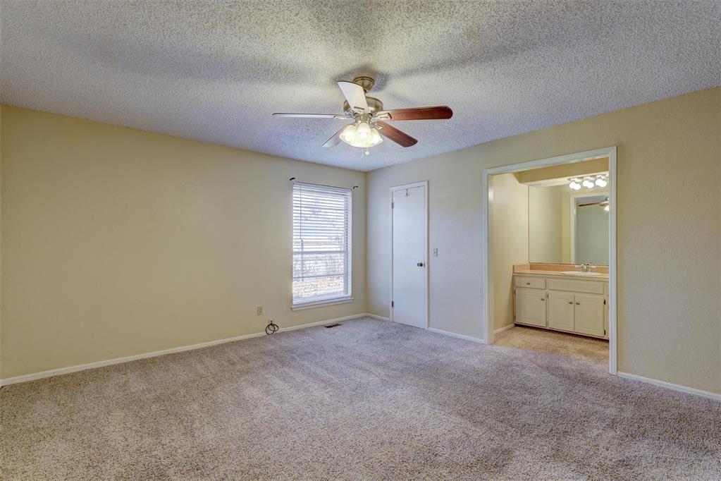 841 N Robinson Avenue Property Photo 12