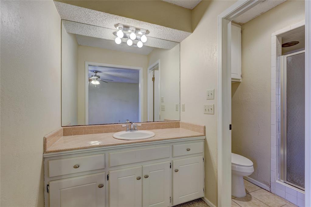 841 N Robinson Avenue Property Photo 13