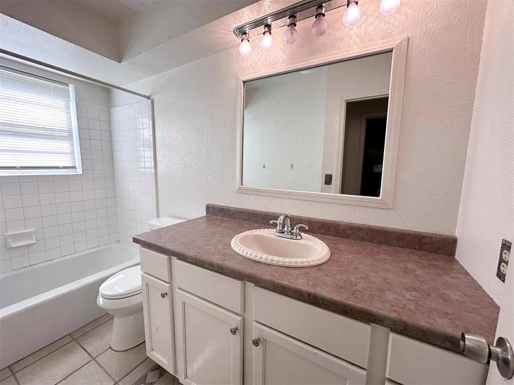 208 Cherrywood Drive Property Photo 15