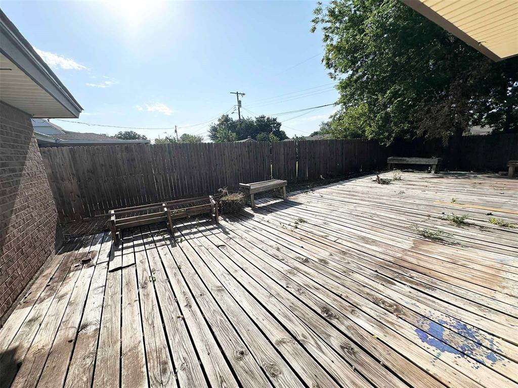 208 Cherrywood Drive Property Photo 16