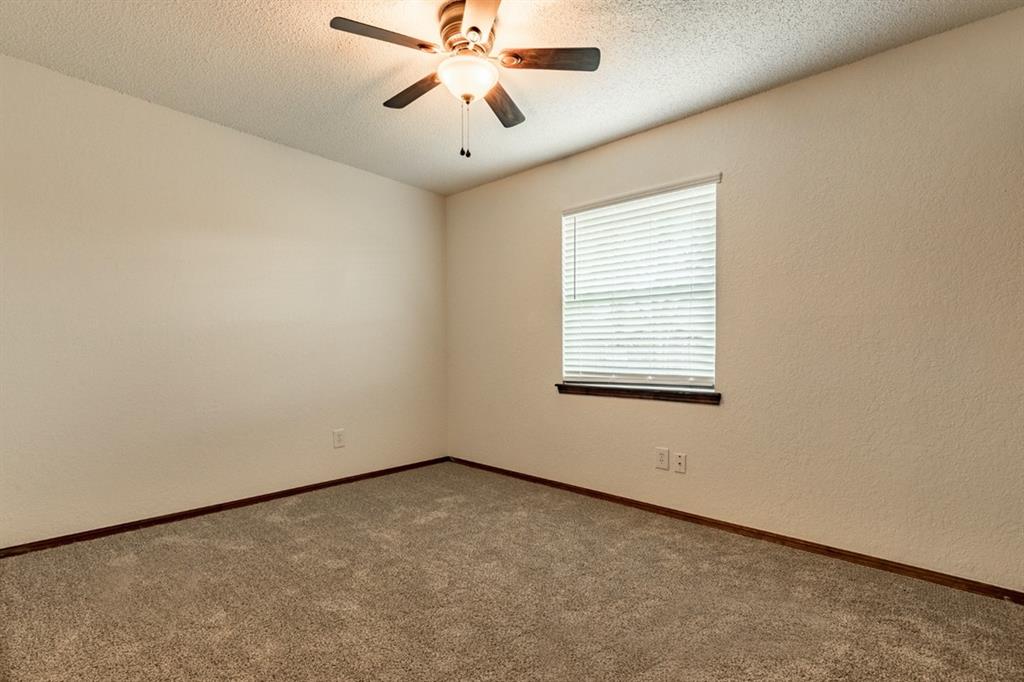 722 W Perry Drive Property Photo 5