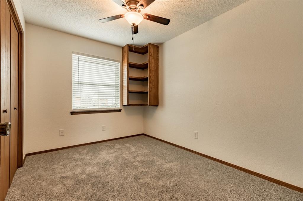 722 W Perry Drive Property Photo 6