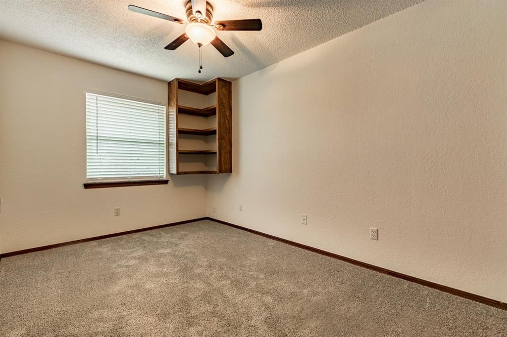 722 W Perry Drive Property Photo 7