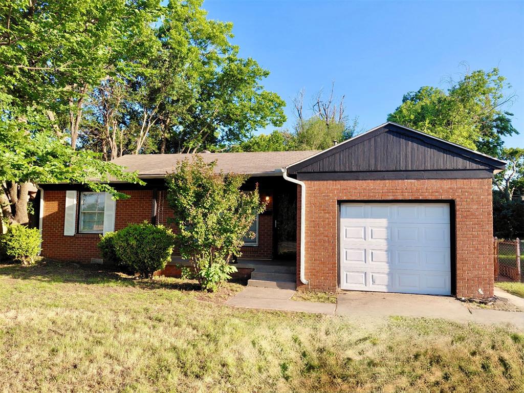 1702 W Britton Road Property Photo 1