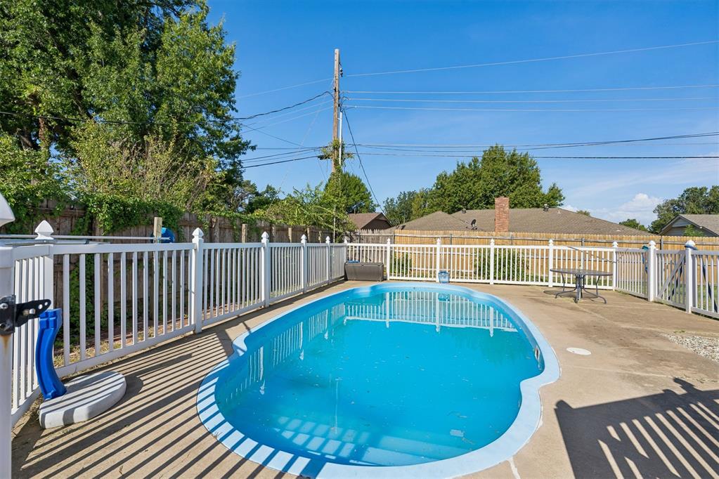 6709 N Libby Avenue Property Photo 3