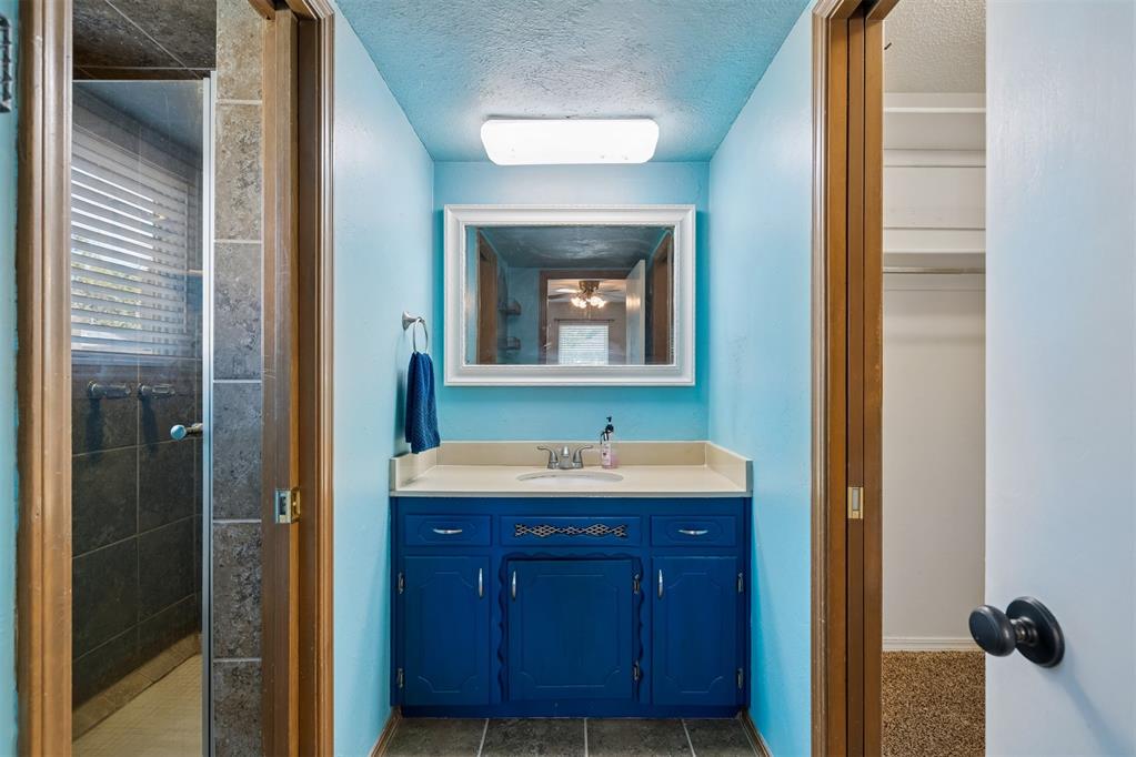 6709 N Libby Avenue Property Photo 15