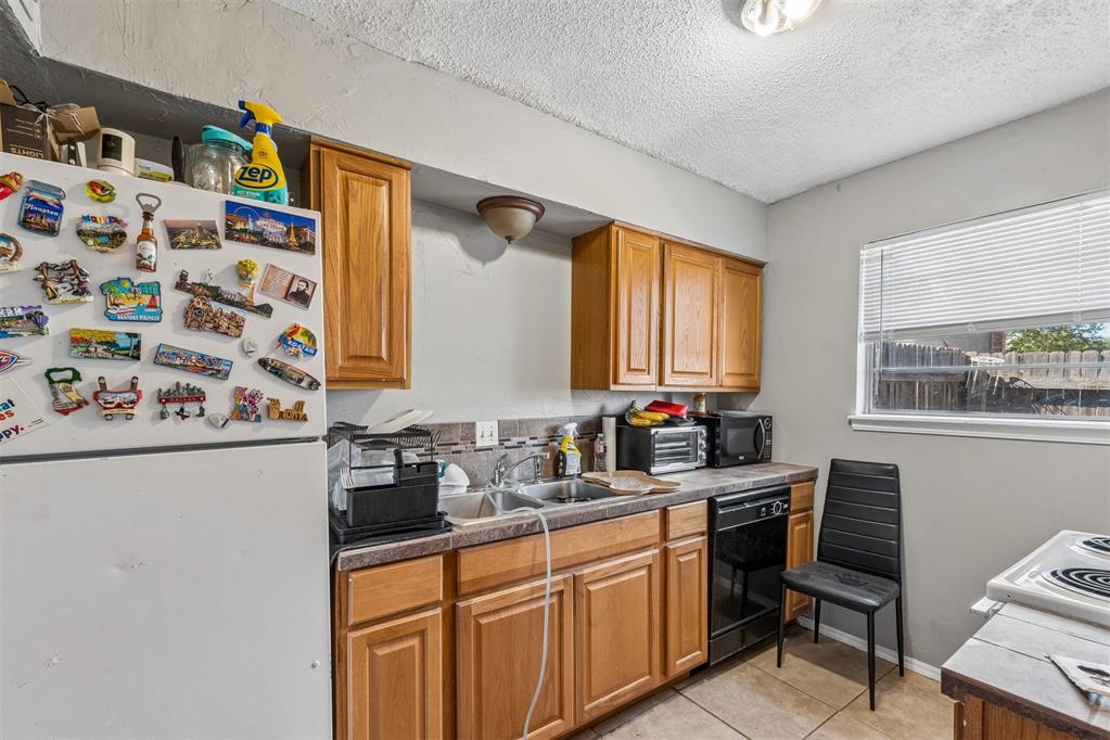 11429 N May Avenue Property Photo 5