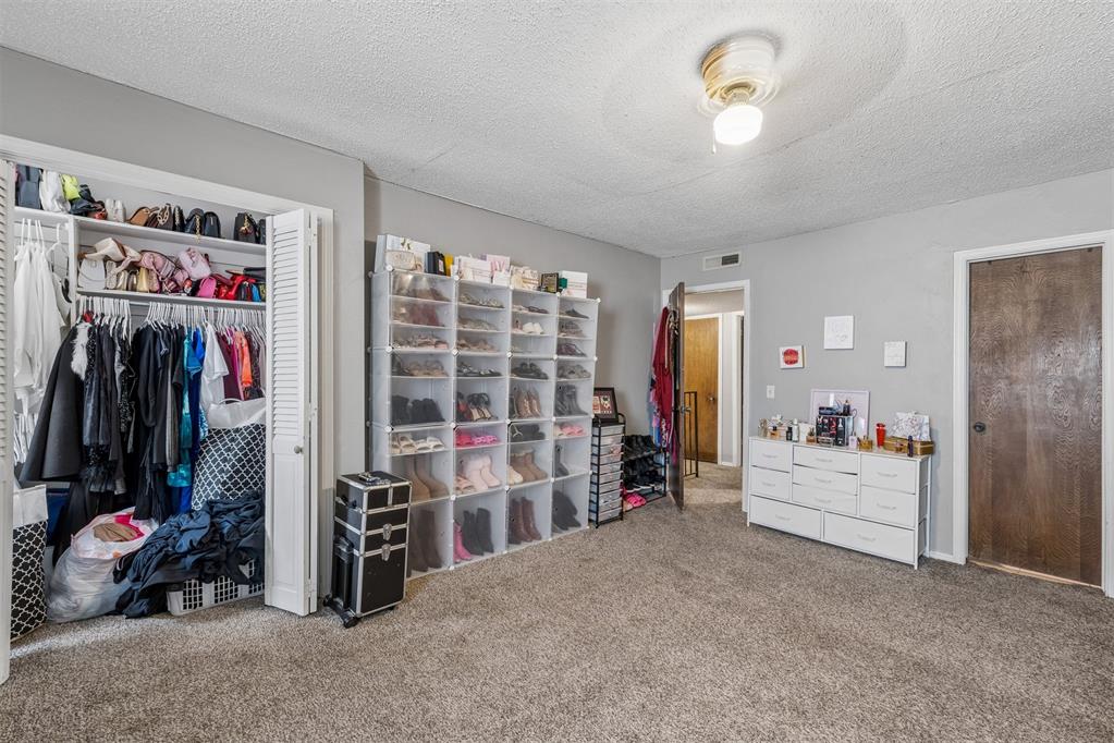 11429 N May Avenue Property Photo 8