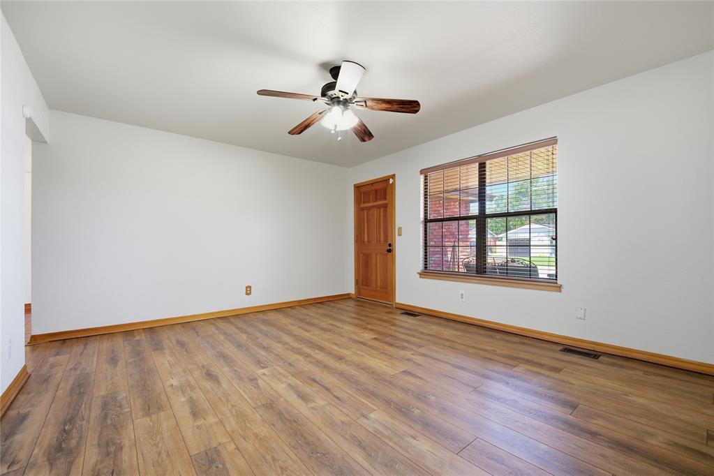 110 Utah Avenue Property Photo 5