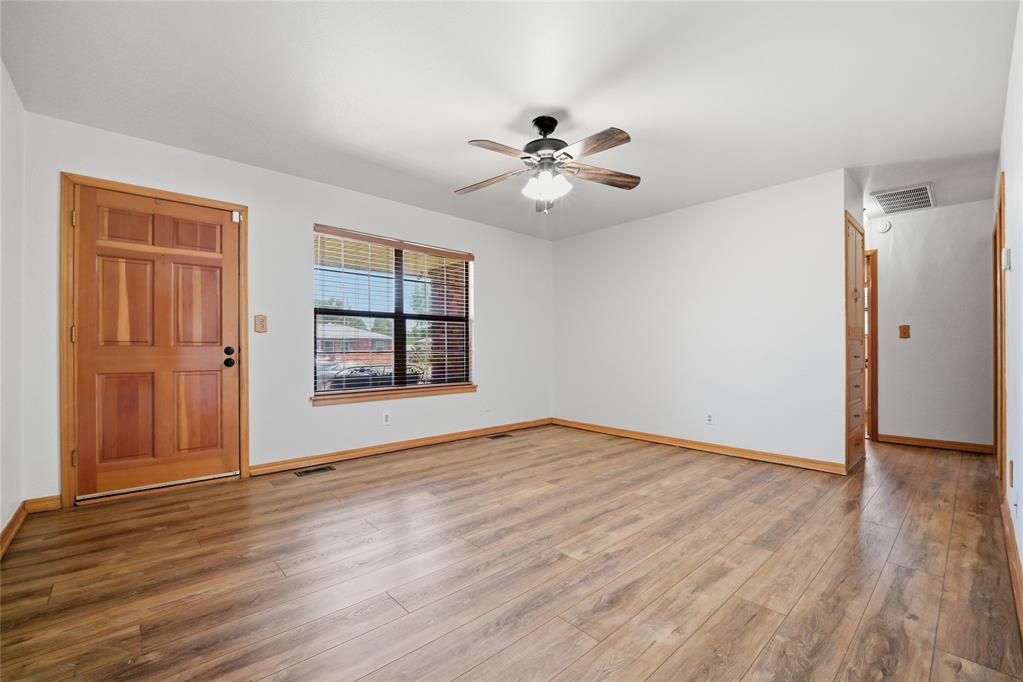 110 Utah Avenue Property Photo 7