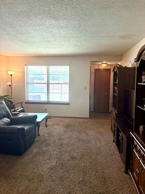 408 Sw 63rd Place Property Photo 3