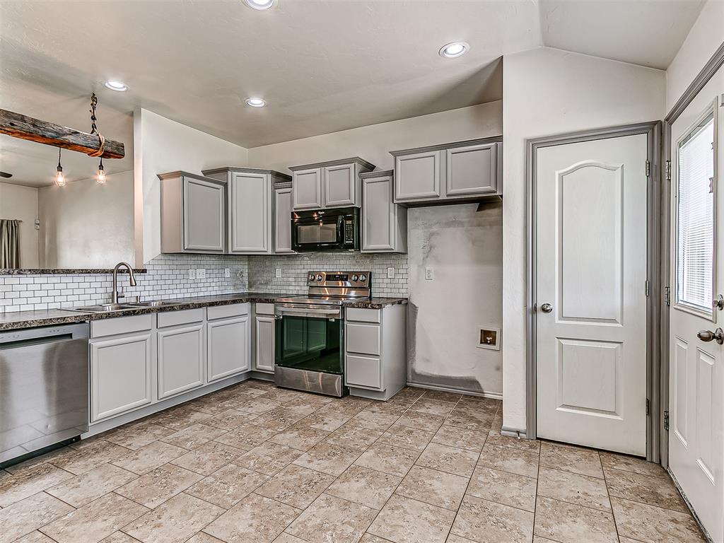11804 Nw 133rd Street Property Photo 8