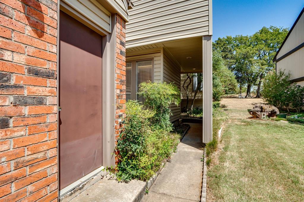 2001 Three Stars Road Property Photo 2