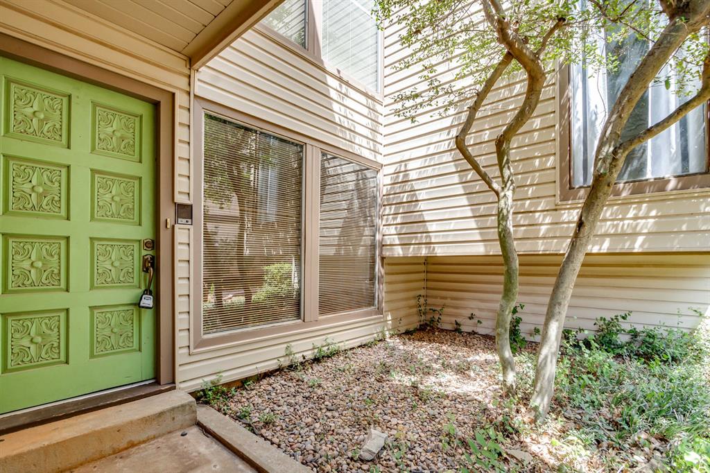 2001 Three Stars Road Property Photo 3
