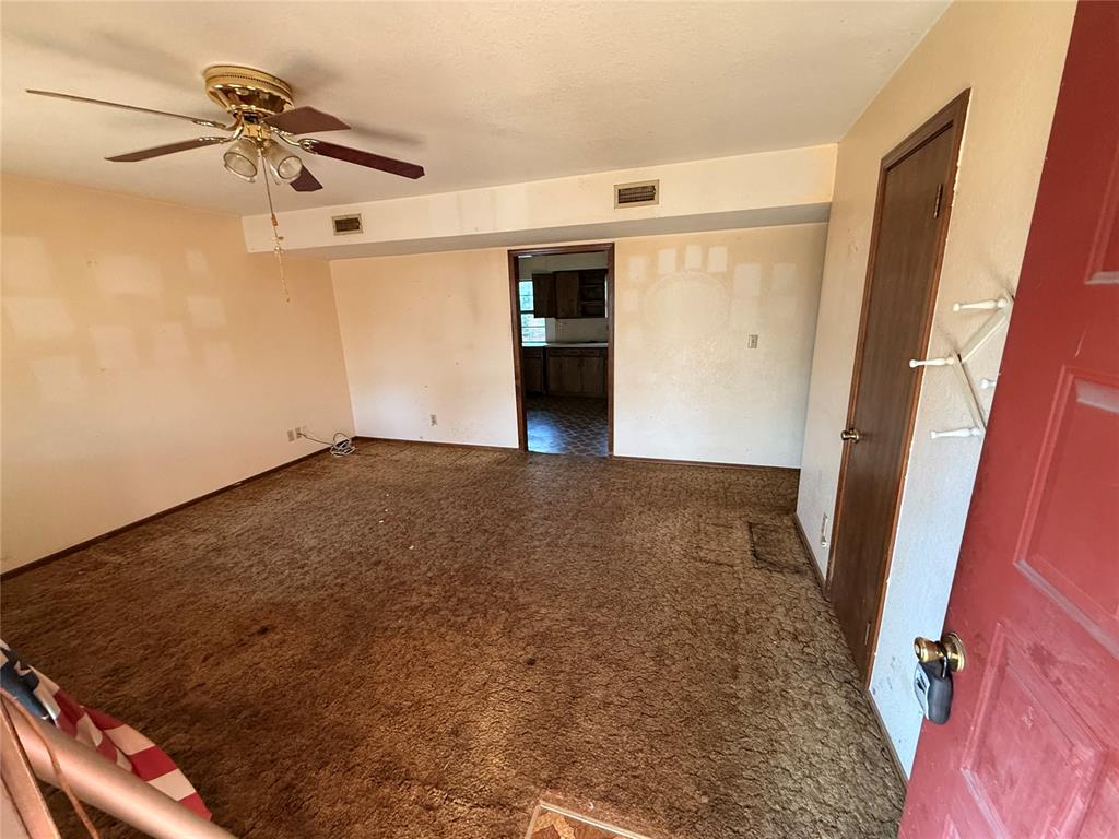 504 Lisa Lane Property Photo 2