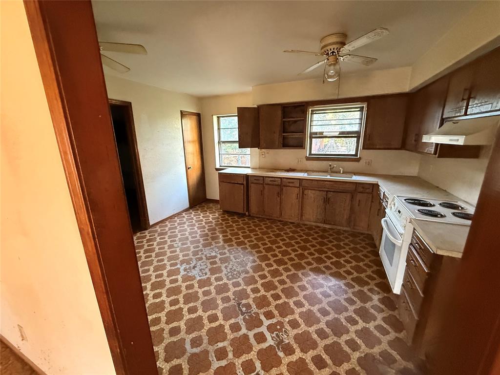 504 Lisa Lane Property Photo 3