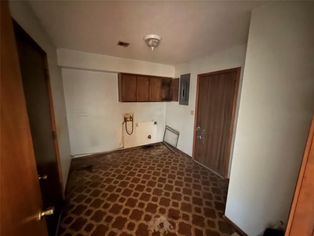 504 Lisa Lane Property Photo 6