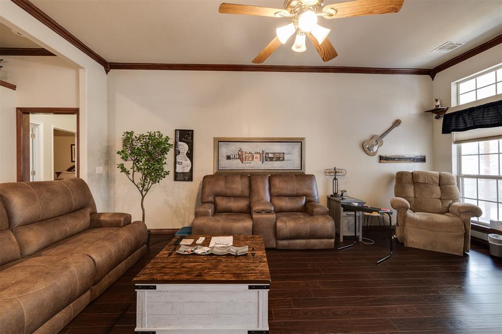 320 Nathan Drive Property Photo 6