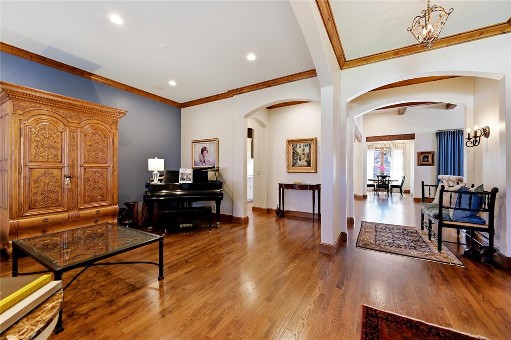 1902 Elmhurst Avenue Property Photo 8