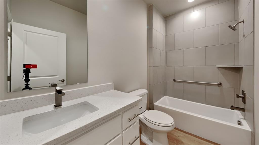 6916 Labelle Drive Property Photo 12