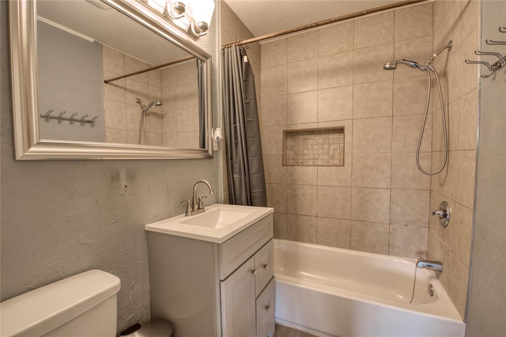 3021 Nw 67th Street Property Photo 10