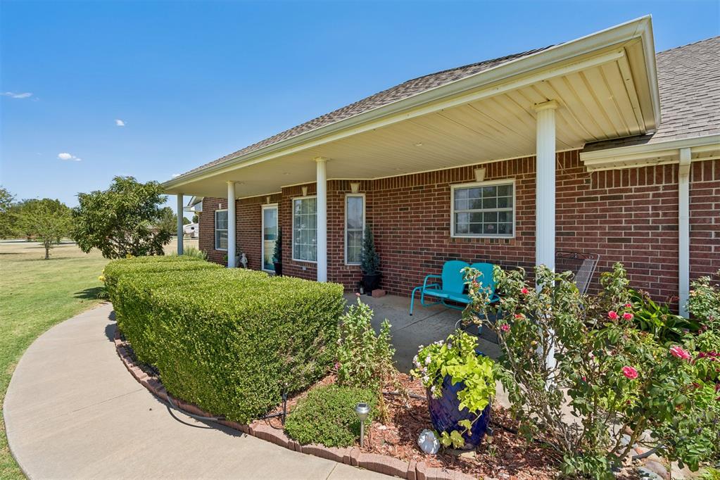 7414 High Meadows Lane Property Photo 6