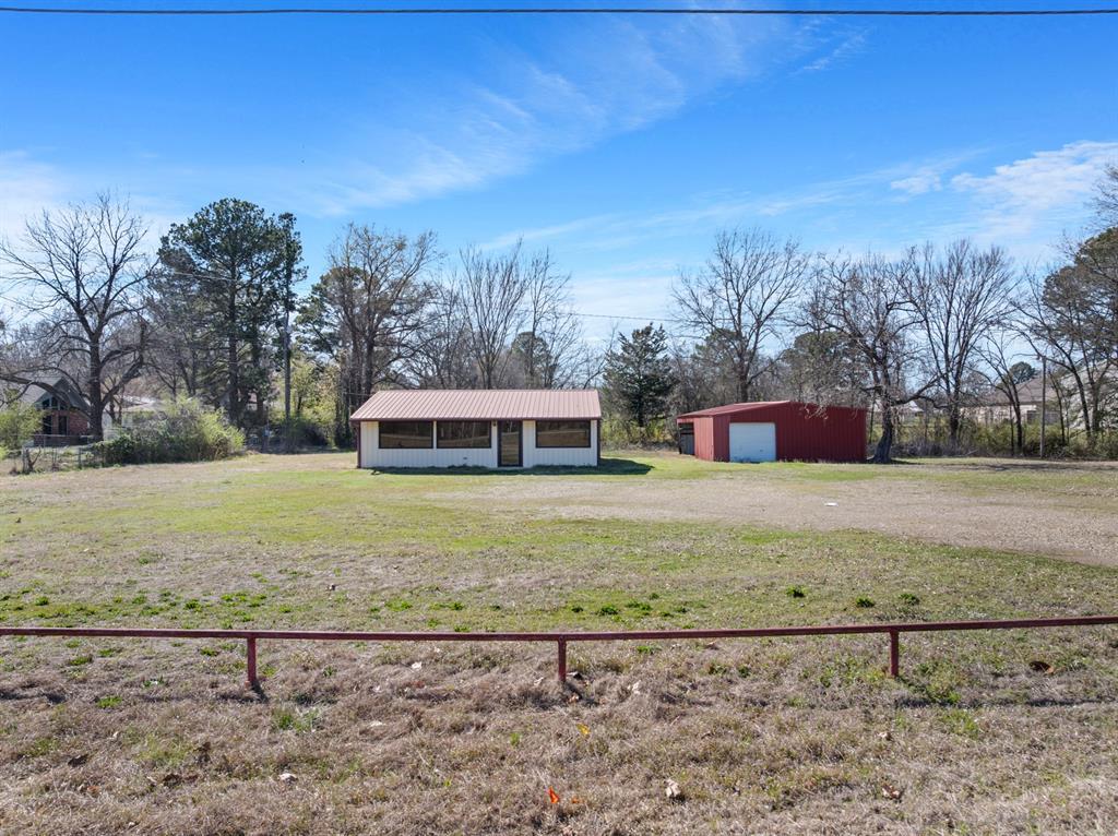 1705 S Central Avenue Property Photo 8