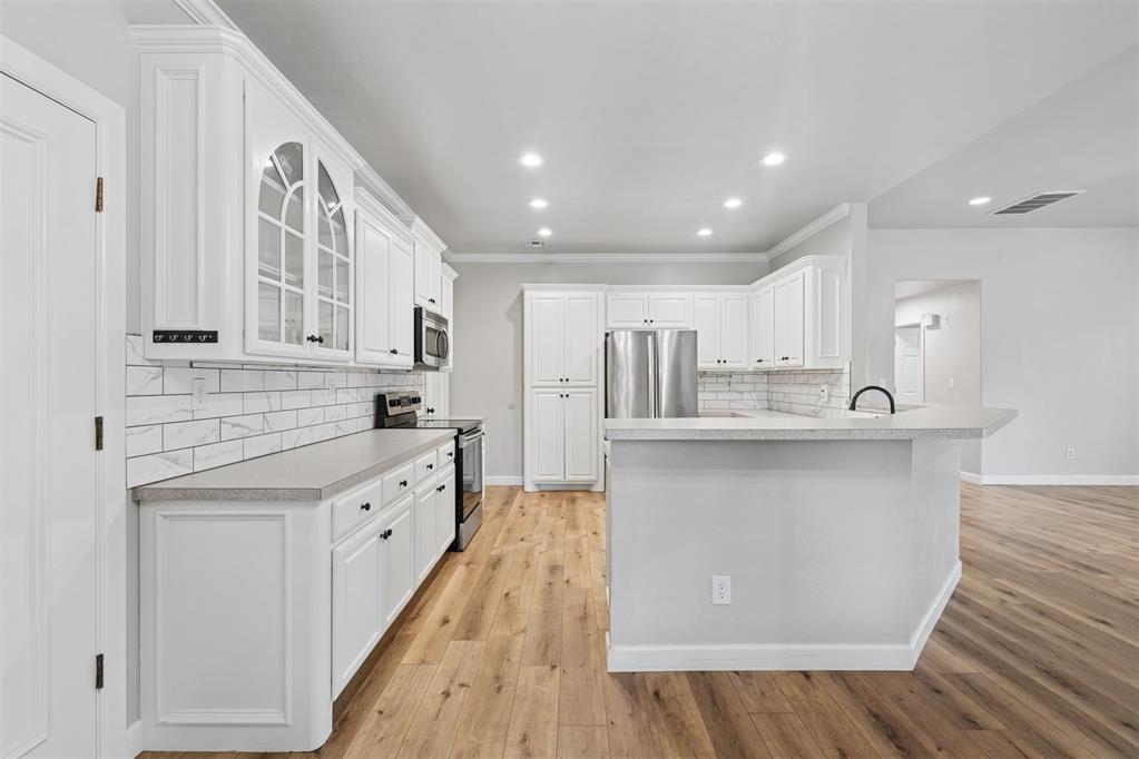 1771 Olde School Point Property Photo 4